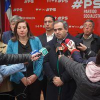 PS y PPD se reúnen y anuncian apoyo mutuo a sus candidaturas en las elecciones municipales