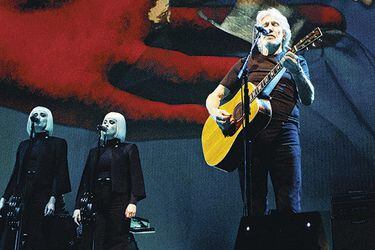 Us + Them: el show más político de Roger Waters