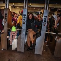 Manifestantes realizan evasión masiva en metro de Nueva York