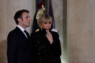 Tribunal francés condena a prisión a dos hombres por atacar a familiar de primera dama Brigitte Macron