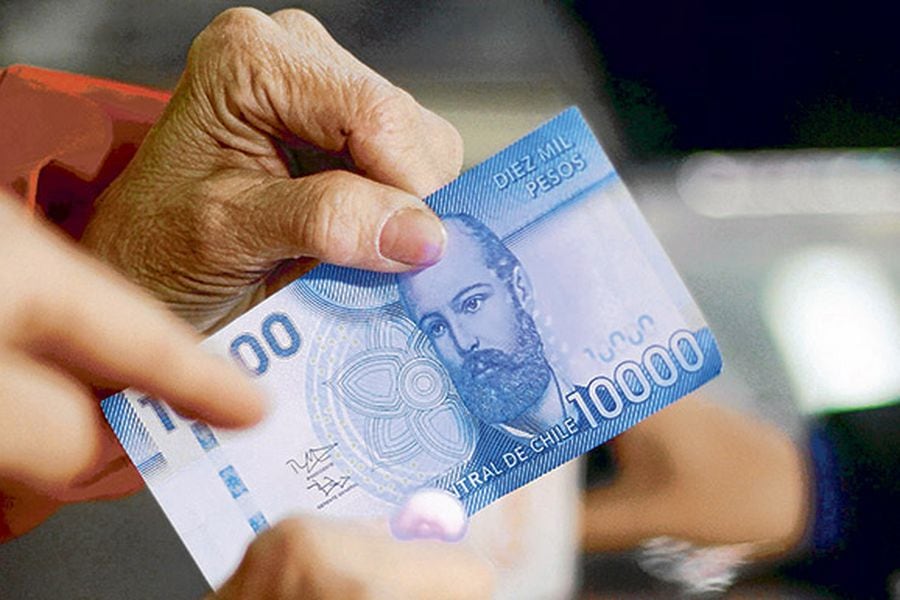 Reportan 29.786 billetes falsos al Banco Central durante 2016 - La Tercera