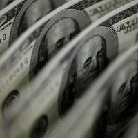 Dólar cae con fuerza en jornada marcada por Imacec