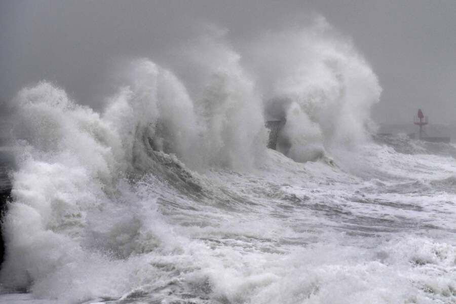 TOPSHOT-FRANCE-WEATHER-STORM