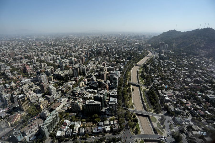 Santiago desde Sky Costanera. -  inmobiliario