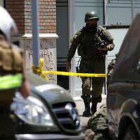 Operativo por disparos en vivienda en Las Condes: un detenido y hallazgo de armas de guerra