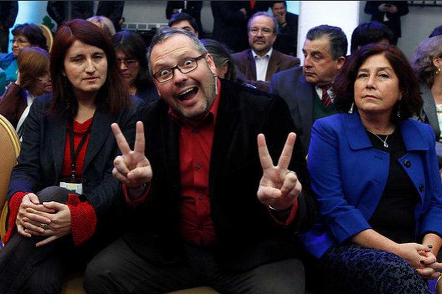 Del "paso" al slash-slash: El legado en memes que nos deja Bachelet - La  Tercera