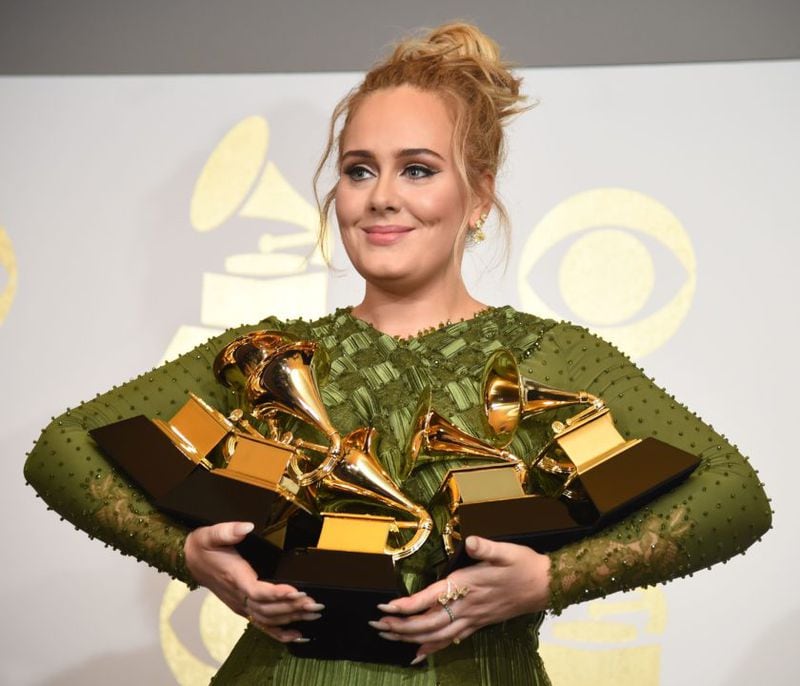 La noche de éxito y bochorno de Adele en los premios Grammy - La Tercera