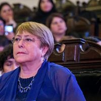 “No le debe explicaciones a nadie”: partidos oficialistas dan respaldo a Bachelet tras críticas opositoras por su despliegue ad portas del 17-D 
