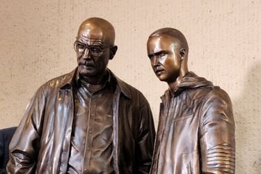 Finalmente revelaron cómo se verán las estatuas en honor a Walter White y Jesse Pinkman en Albuquerque