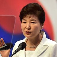 Elevan a 25 años de cárcel condena por corrupción de expresidenta surcorena