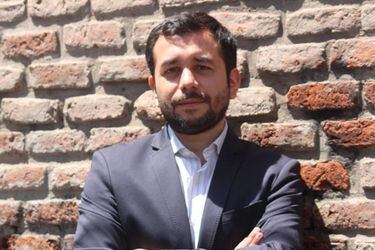 Vocero del Movilh confirma postulación al Senado apoyado por Amplitud