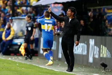 Boca Juniors, rival de Colo Colo en la Libertadores, despide a su DT a una semana de su debut en la Copa