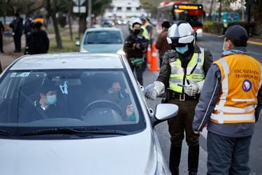 Más de 20 mil multas por restricción vehicular en primer mes de la medida en la RM