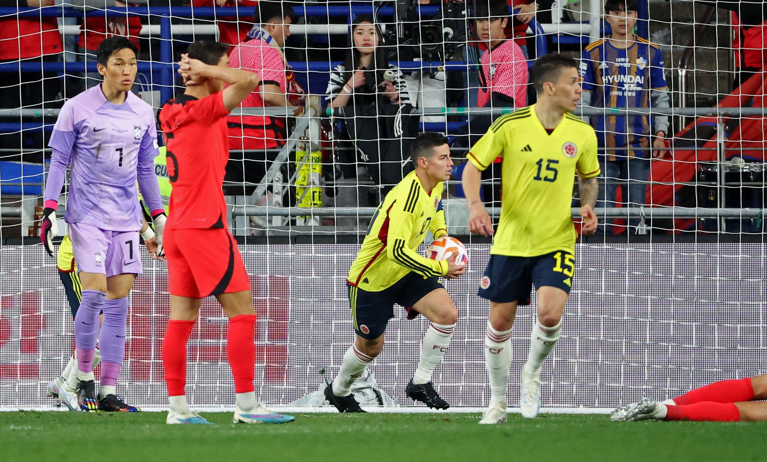 El capitán de Uruguay en Santiago 2023: Alan Saldivia sale al paso de la  Roja de Berizzo - La Tercera