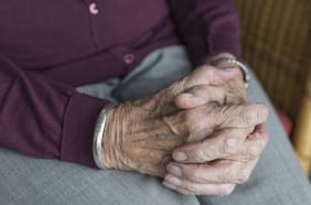 Las personas mayores son seres desvalidos