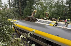 Al menos 3 fallecidos y más de 30 heridos luego que un tren de pasajeros se descarrilara en el suroeste de Alemania