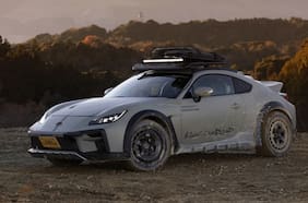 Del asfalto al campo: un Toyota GR86 se transforma en un todoterreno deportivo