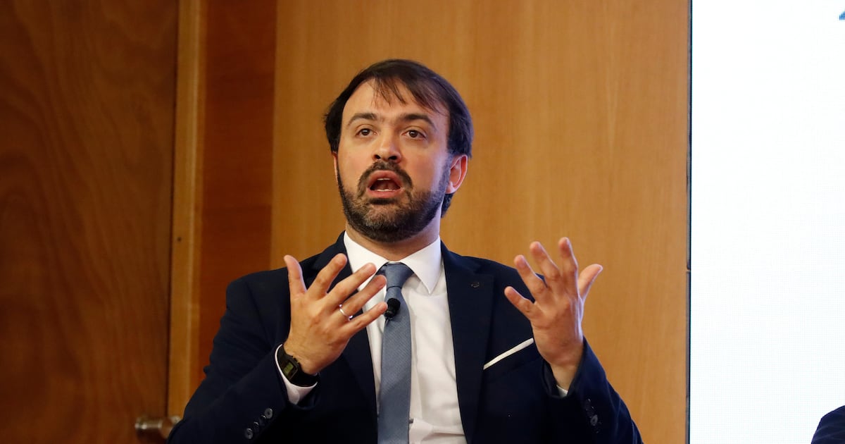 La mirada de Jorge Sharp de cara a las presidenciales: “Jeannette Jara representa un espíritu más convocante que el oficialismo”