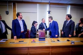 Ministro García Ruminot defiende reducción del impuesto a las empresas y apunta que “no es un capricho”