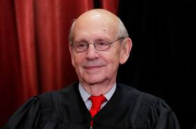 Juez progresista de la Corte Suprema de EE.UU. dejará su cargo y Biden apuesta por una afroamericana como sucesora