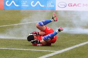 La prensa internacional condena la agresión a Martín Parra en el clásico universitario: “El enésimo acto vergonzoso del fútbol chileno”