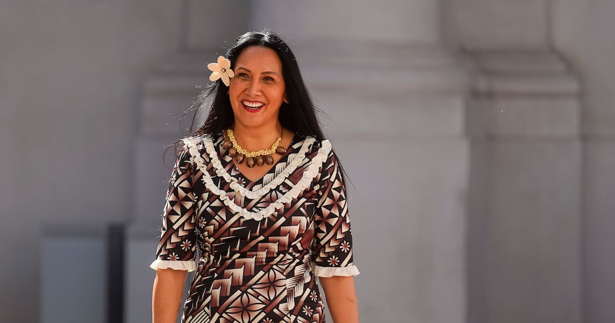 Embajadora chilena en Nueva Zelanda causa polémica por promover la "libre determinación de la nación rapanui