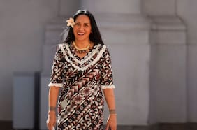 Escala molestia por posteo de embajadora Pakarati: diputados piden citar a canciller a Comisión de RR.EE.