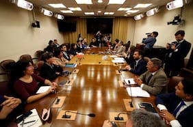 La frágil tregua de la oposición para enfrentar la megarreforma de Kast