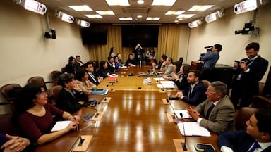 La frágil tregua de la oposición para enfrentar la megarreforma de Kast
