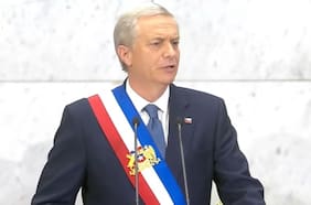 Kast destaca avances en listas de espera oncológicas y advierte que “instruir un sumario no basta” por licencias médicas