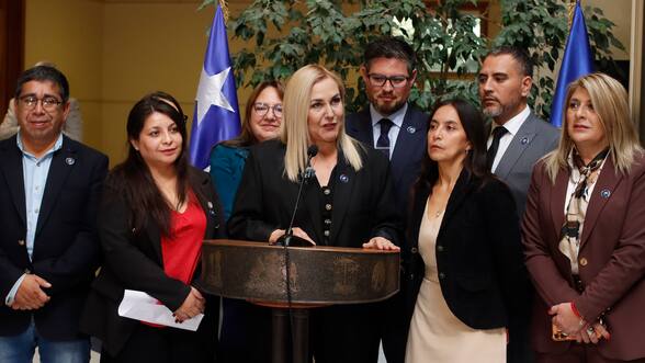 Votos PDG y DC dejan a Grau al borde del abismo: Jiles ratifica apoyo a acusación y Barría se declara en reflexión