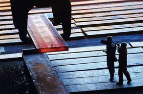 Arancel del 25% al acero que impuso Trump amenaza principalmente a Canadá, Brasil y México, pero tendrá efecto rebote en Chile