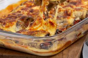 Cómo hacer canelones de berenjena rellenos de pimentón y zanahoria