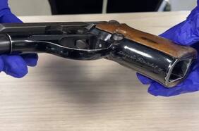 Por considerarlo un peligro para la sociedad: tercer imputado por ataque en Valdivia en que se usó arma de Pinochet quedó con internación provisoria