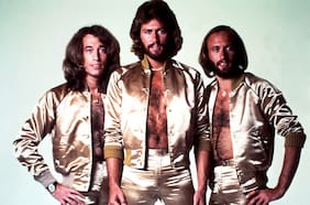 ¿Una nueva edad de oro de Bee Gees? El filme sobre el emblema de la música disco encuentra director