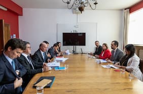 Equipos del ministro de Hacienda, Nicolás Grau, y su sucesor, Jorge Quiroz, se reúnen para el cambio de mando