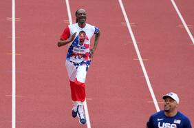 Snoop Dogg corre prueba de 200 metros planos a sus 52 años.