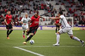 Athletico Paranaense de Arturo Vidal remonta y logra sufrido empate con Cruzeiro