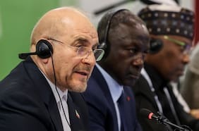 Irán amenaza con daños “irreversibles” a infraestructura regional tras ultimátum de EE.UU. por el estrecho de Ormuz