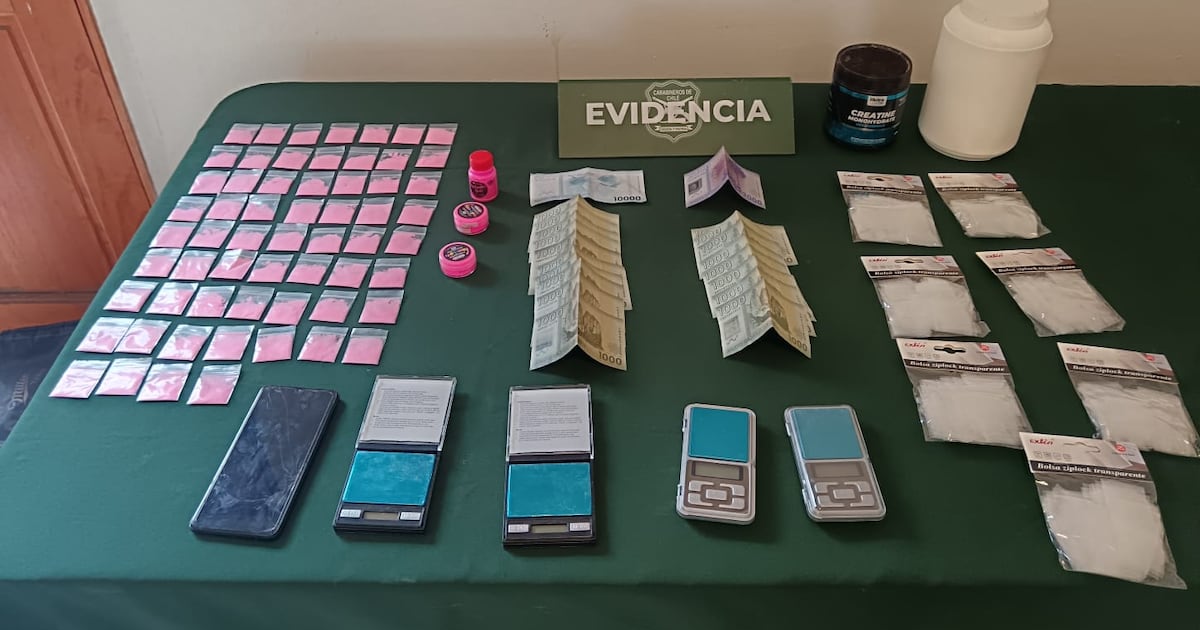 Sorprenden a dos sujetos en una transacción de droga en Estación Central