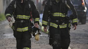 Senapred ordena evacuar cuatro sectores de Pudahuel por incendio forestal