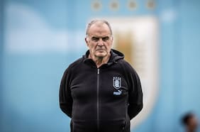 Le traerá una millonaria multa a Uruguay: la costosa locura de Marcelo Bielsa de cara a la gira por Malasia