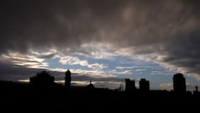 Un respiro del calor extremo: anuncian que este día estará nublado y más fresco en la Región Metropolitana