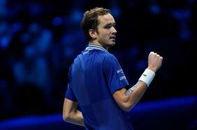 Medvedev borra a Ruud en semifinales y sigue buscando su revalidación como Maestro