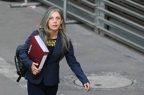 Abogada de denunciante reitera que uso del celular de Monsalve demuestra que “habría tenido conciencia” durante el presunto delito