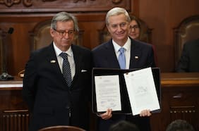 Tricel proclama a Kast como presidente electo y afina detalles de viaje a Perú