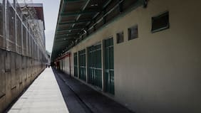 Fiscal Pastén revela hallazgo de arma de fuego al interior de Santiago 1: diputados reflexionan sobre seguridad en recintos penales