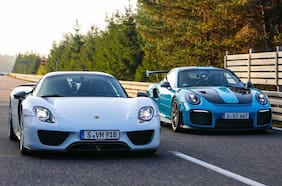 ¡Porsche pone a correr a sus cinco deportivos de calle más rápidos de la historia!