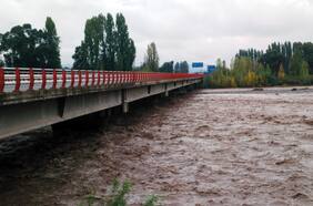 Río Tinguiririca se desborda en sector Los Huertos: hay al menos 40 casas afectadas