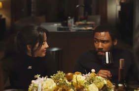 Donald Glover y Maya Erskine son el matrimonio en problemas en el tráiler de la serie basada en Señor y Señora Smith